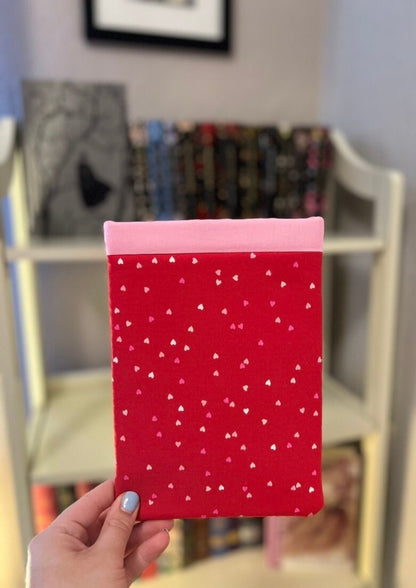pink & red hearts book sleeve